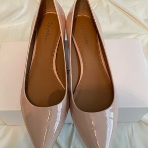 CALVIN KLEIN GENOVEVA PUMPS